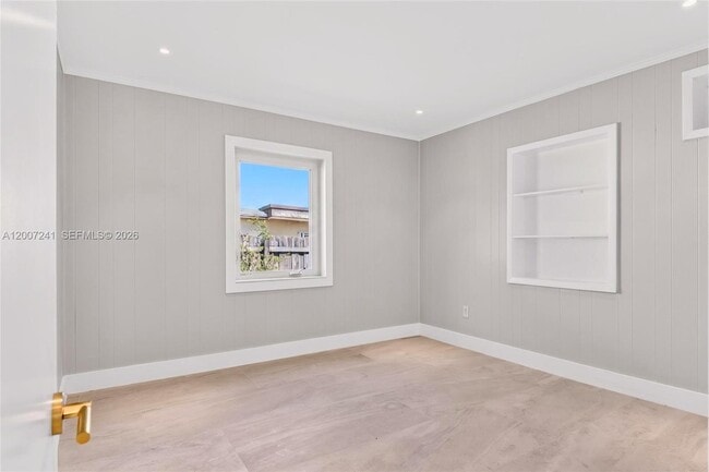 Building Photo - 1250 NE 133rd St