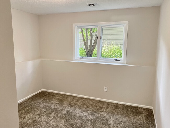 Building Photo - 8553 Baltimore St NE