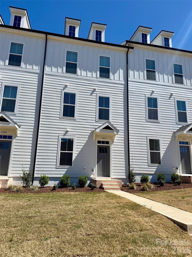 Building Photo - 3212 Drift St