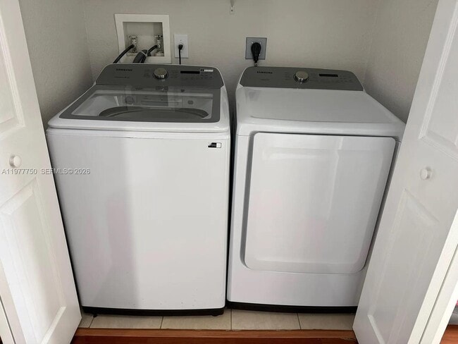 Building Photo - 7655 NW 116th Ave