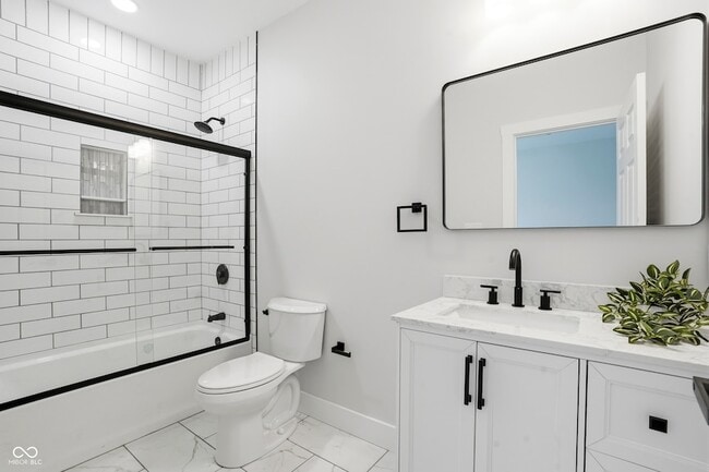 Building Photo - 4623 Rookwood Ave