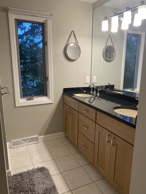 Building Photo - 1585 Stone Mansion Dr