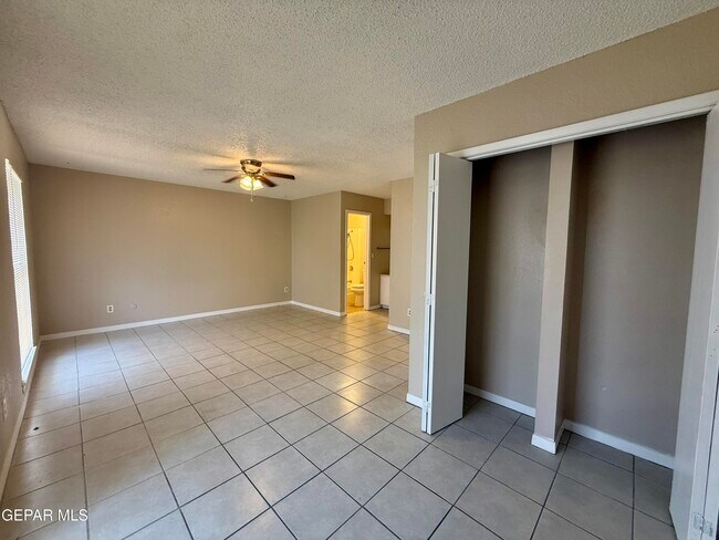 Building Photo - 7113 El Cajon Dr