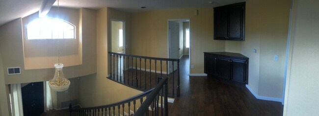 Building Photo - Beautiful 4 bedroom - 3 bathroom home in Corona