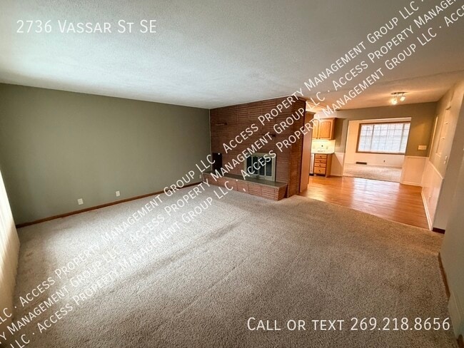 Building Photo - 2736 Vassar Dr SE