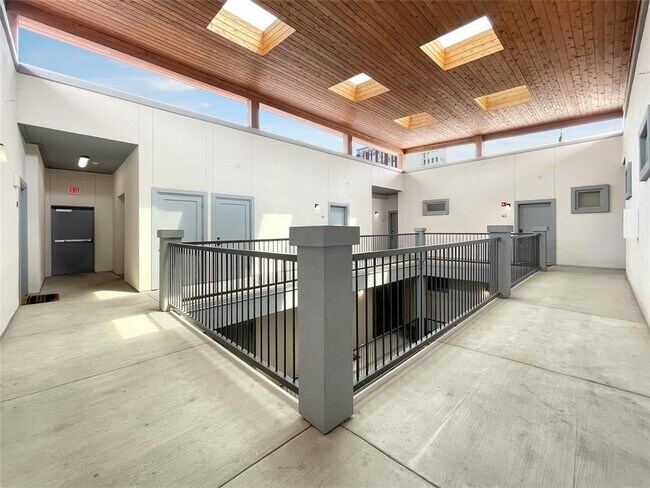 Building Photo - 908 Nueces St