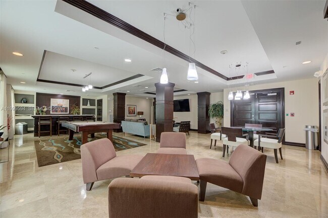 Building Photo - 2401 NE 65th St