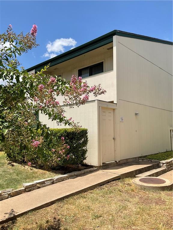 Building Photo - 6718 Silvermine Dr