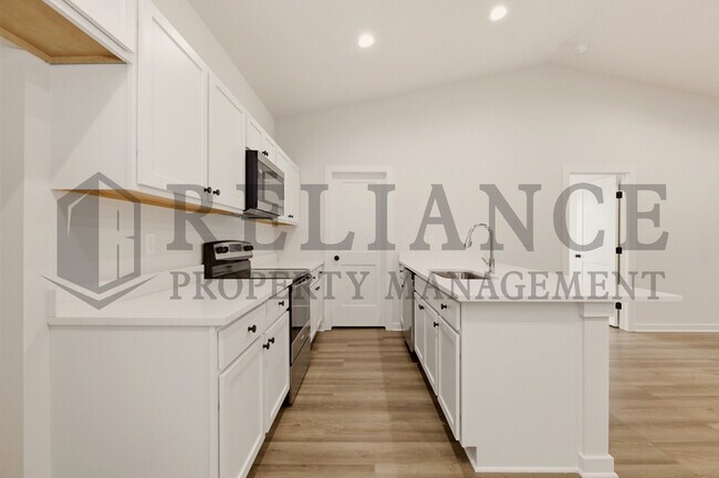 Building Photo - 157 N Gowen St