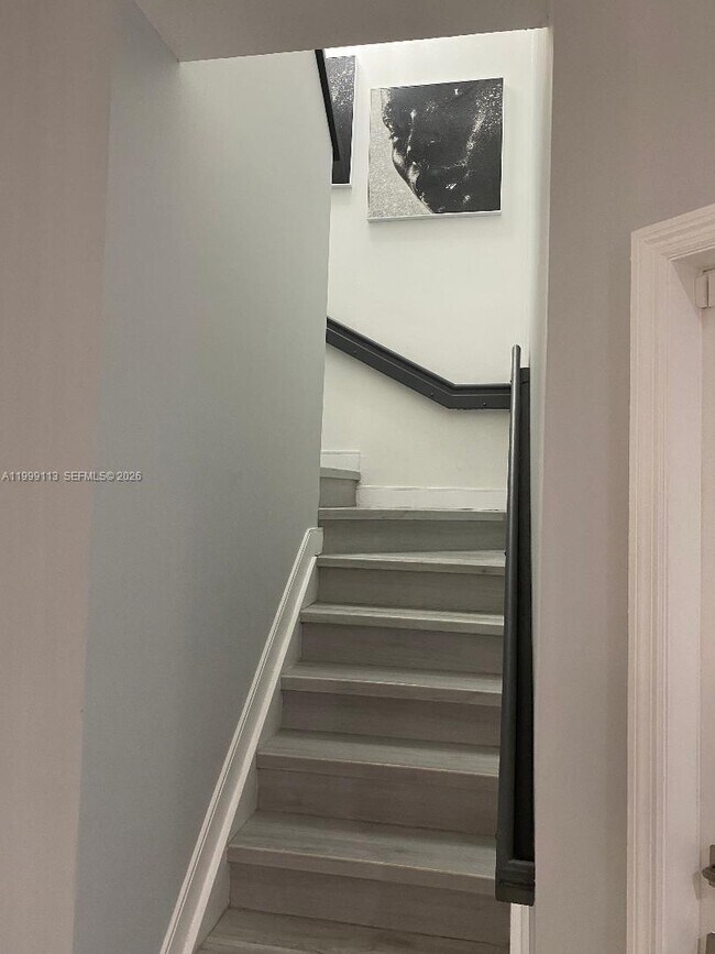 Building Photo - 7690 S Southwood Cir