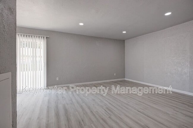 Building Photo - 1309 Crown Point Ave