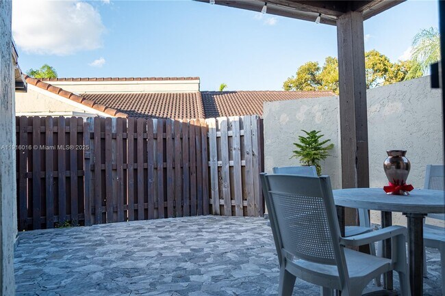 Building Photo - 6294 NW 170th Terrace