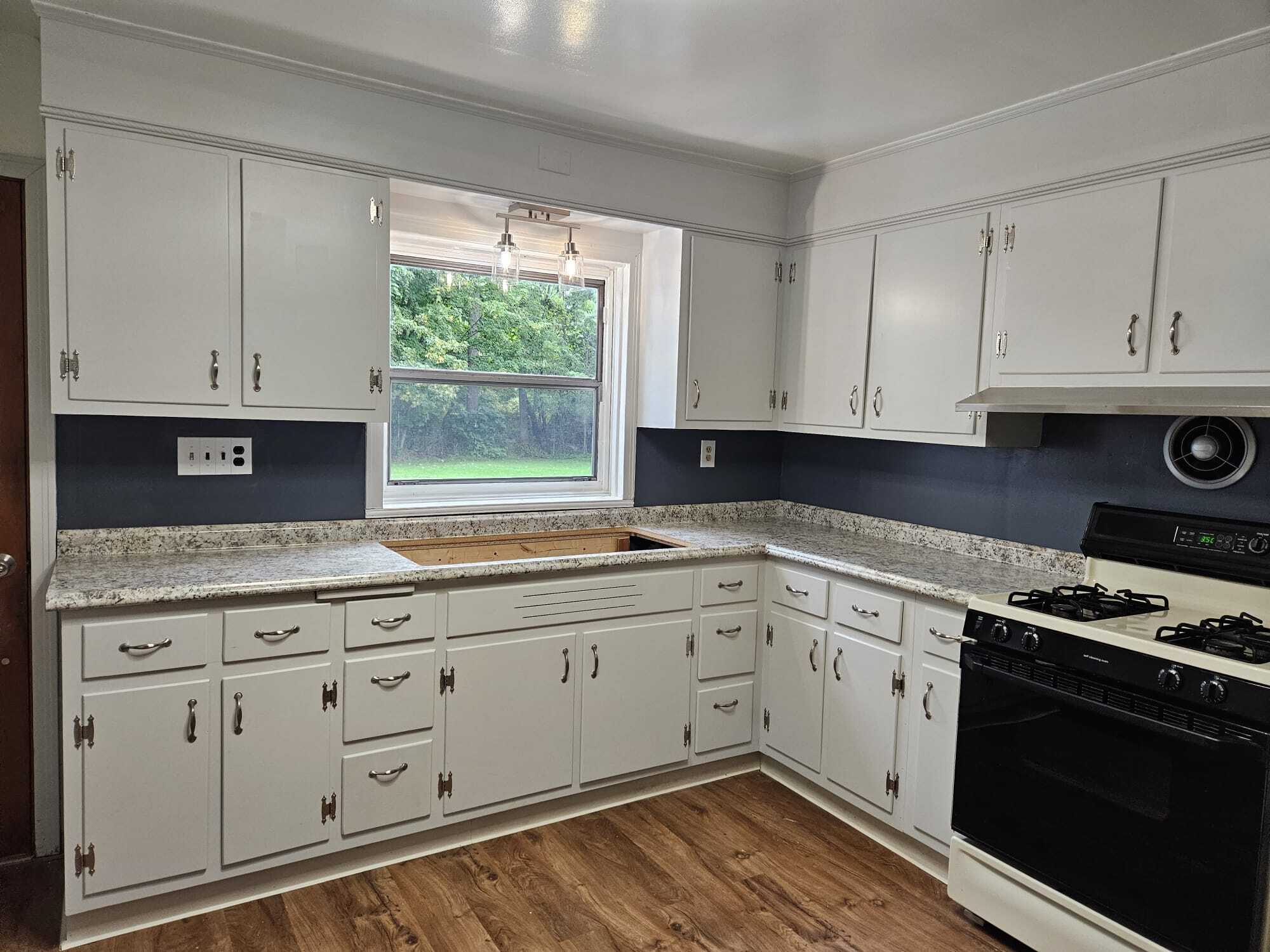 Kitchen - 244 Vineyard Ave