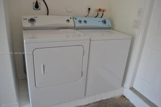 Building Photo - 13849 SW 275th Terrace