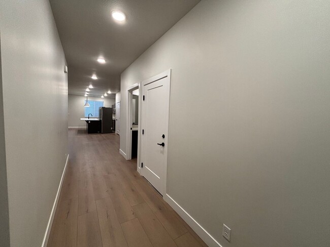 Building Photo - SINGLE LEVEL TOWNHOME FOR RENT!