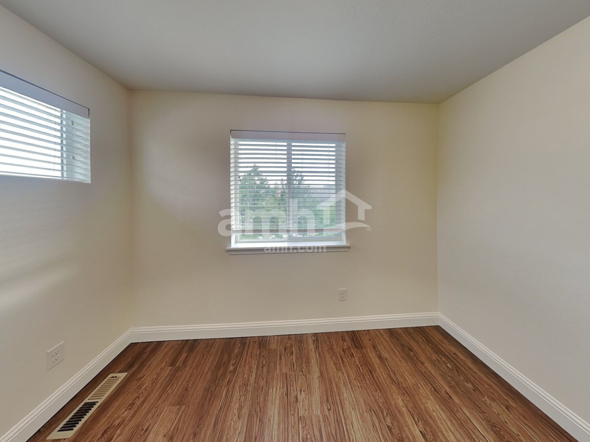 Building Photo - 12939 Ventana St