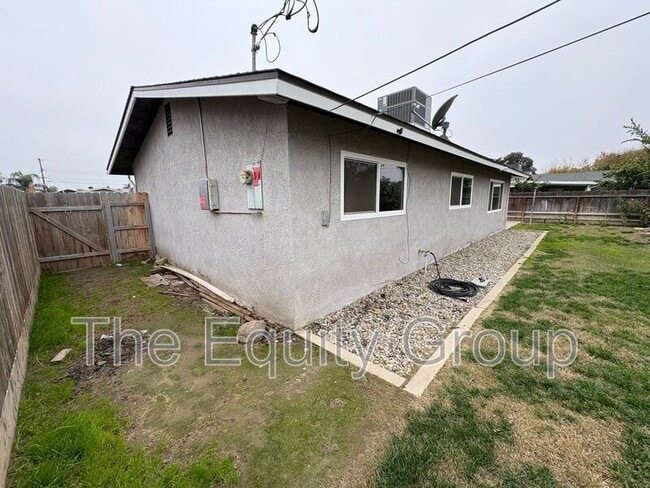 Building Photo - 4122 W Monte Vista Ave