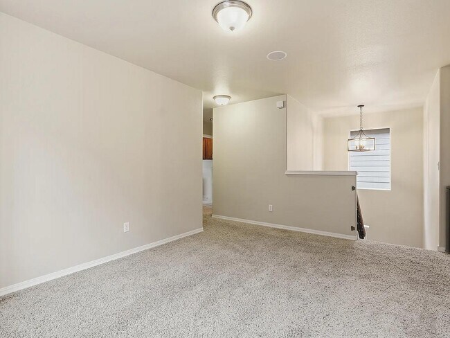 Building Photo - 61330 Huckleberry Pl
