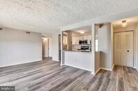 Building Photo - 3501 Wedgewood Ct