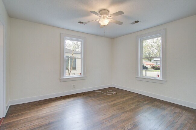 Building Photo - 2607 Madden Dr