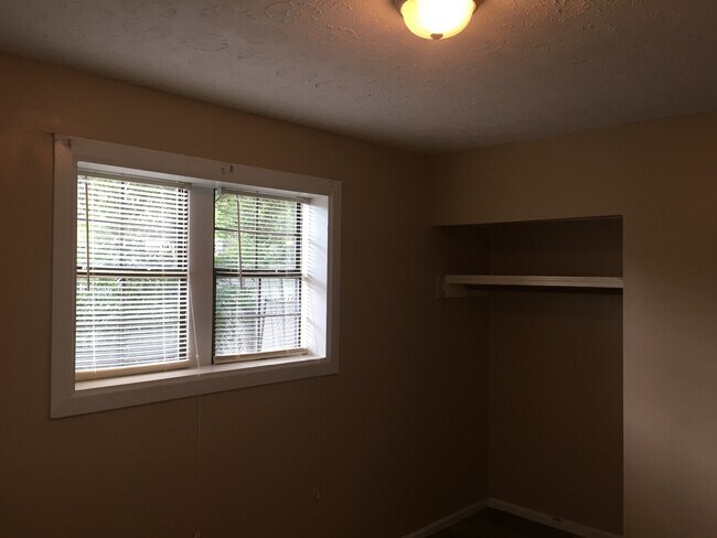 Building Photo - **AVAILABLE NOW**Total Electric East Columbus 4 bedroom/1 bathroom Home for Rent***