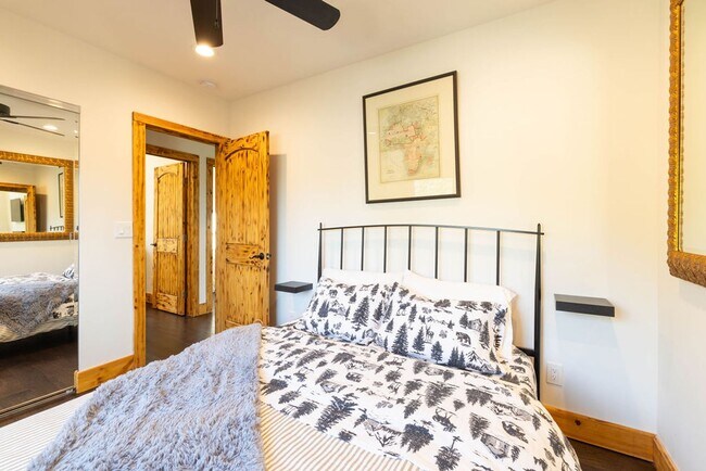 Building Photo - Stunning 4-Bedroom Home with Amazing Views, EV Charger & Solar in Big Bear!