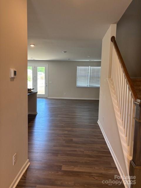 Building Photo - 7136 Maple Run Cir