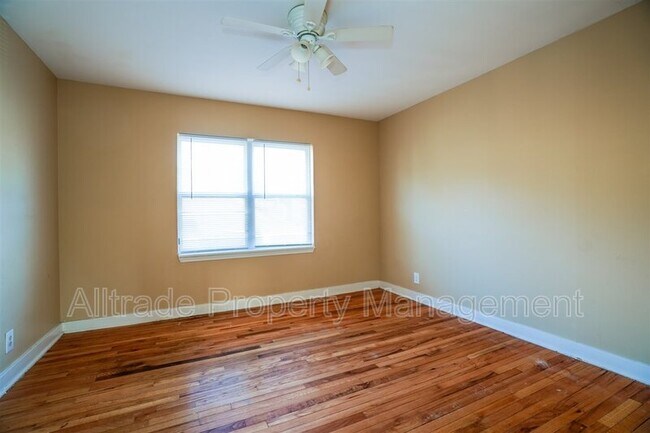 Building Photo - 1443 Nightingale Rd