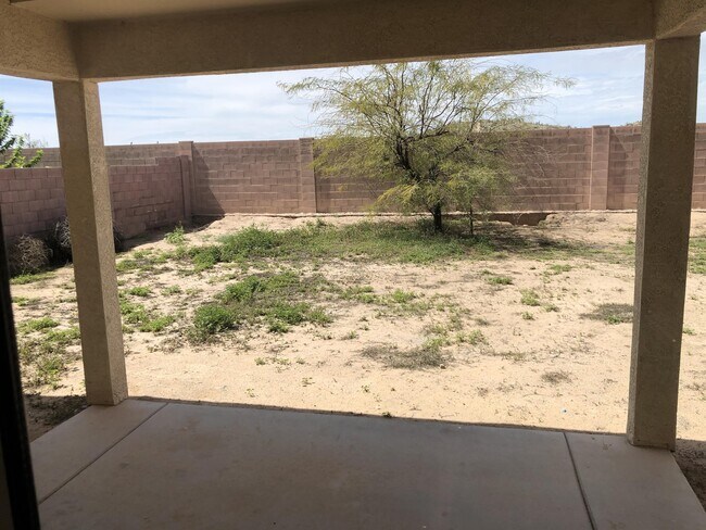 Building Photo - 24752 N Good Pasture Ln