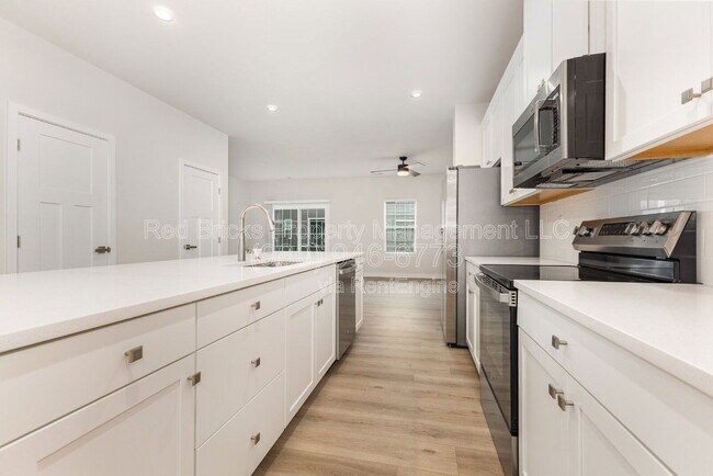 Building Photo - 306 New Gallant Dr