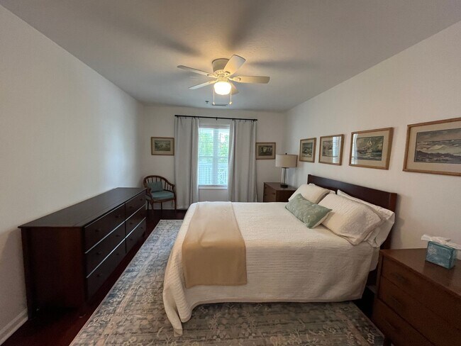Building Photo - Welcome to our stunning 3-bedroom, 2-bathroom condo located in the beautiful city of Wilmington, NC.