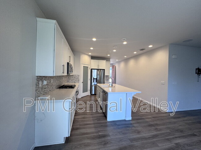 Building Photo - 349 Terra Mia Ave