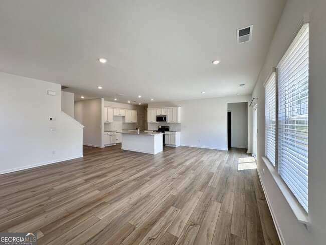 Building Photo - 113 Sunny Side Wy