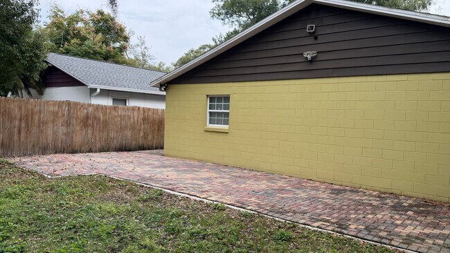 Building Photo - House For Rent - Metrowest