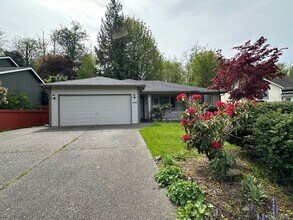 Building Photo - Granite Falls Rambler