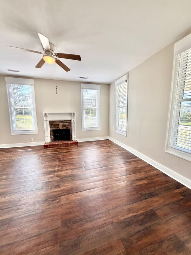 Building Photo - 1316 Broad St