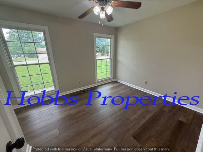 Building Photo - 1311 Lisa Ln