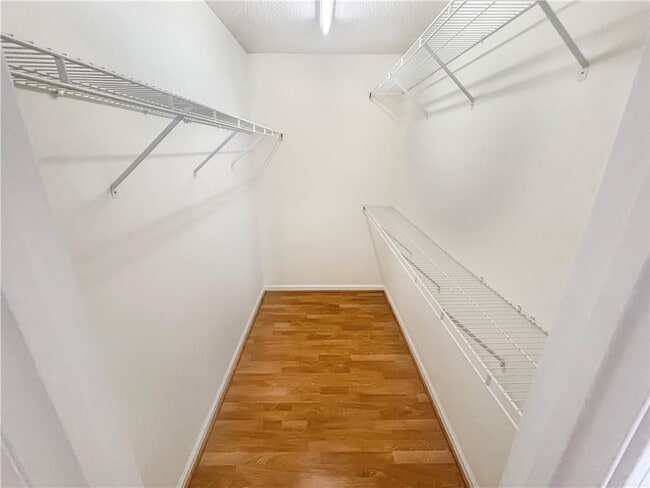 Building Photo - 140 Calborne Ct