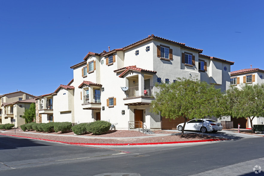 Primary Photo - Palmilla Townhomes