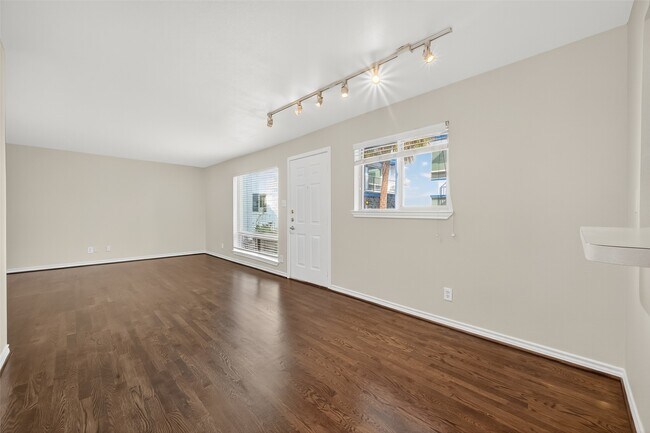 Building Photo - 2020 Huldy St