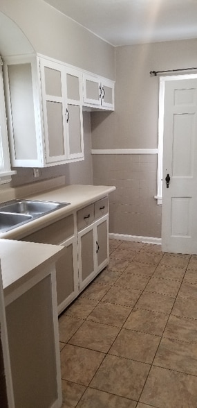 Building Photo - 25 Glencoe Ave