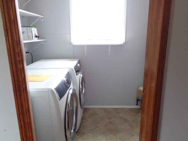 Building Photo - 1225 E Casino Rd