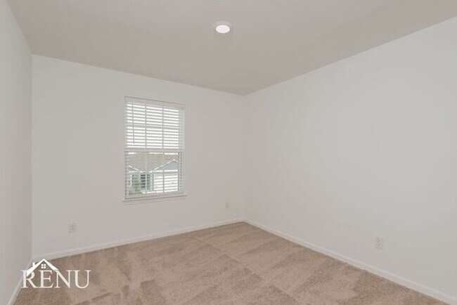 Building Photo - 3018 Jackson Smt