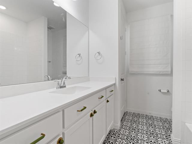 Building Photo - 1441 Bluebonnet Ln