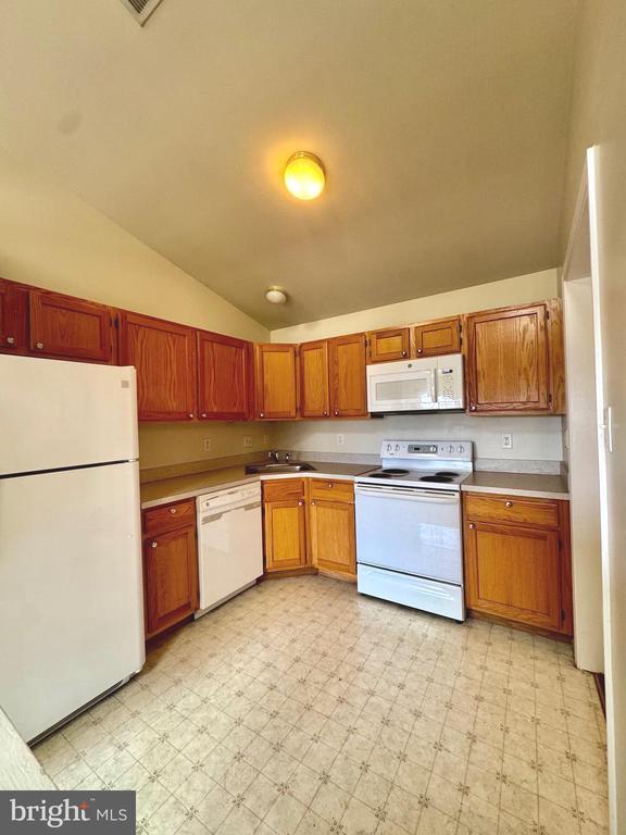 Building Photo - 152 Brookland Ct