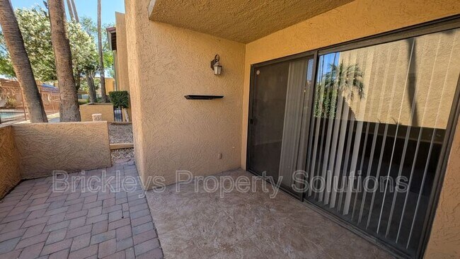 Building Photo - 8500 E Indian School Rd