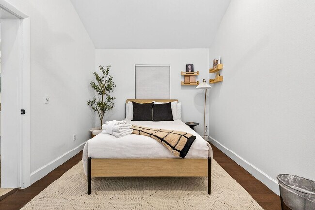 Building Photo - 14506 Clifty Ct