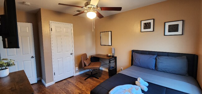 Building Photo - 693 Seville Ln