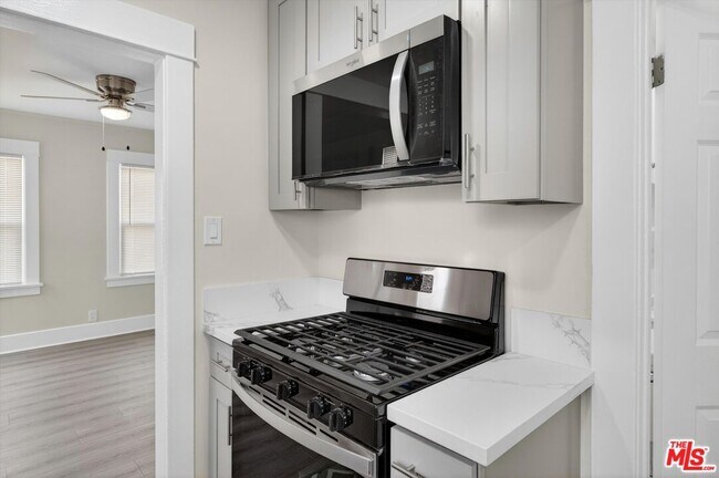 Building Photo - 5008 S Wilton Pl