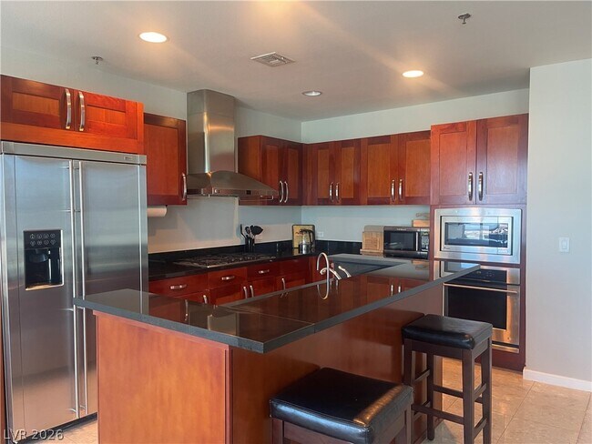 Building Photo - 4525 Dean Martin Dr